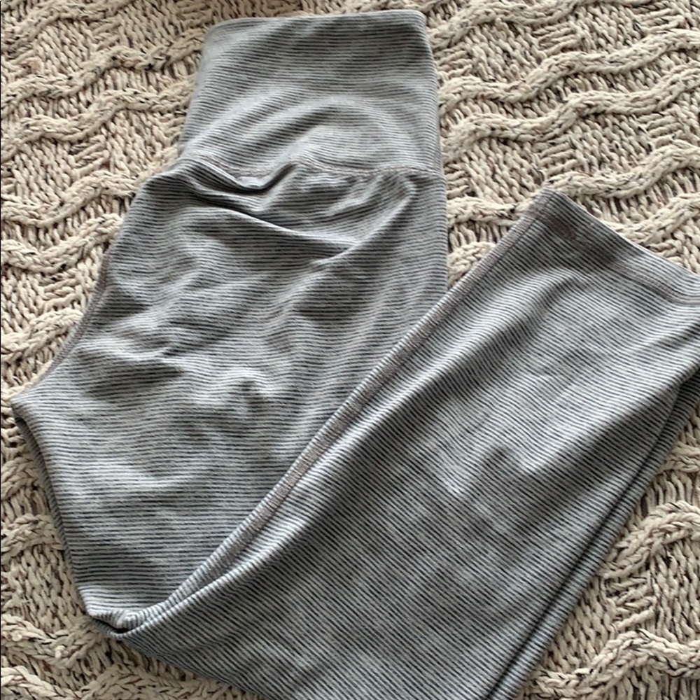 OLD NAVY LEGGINGS